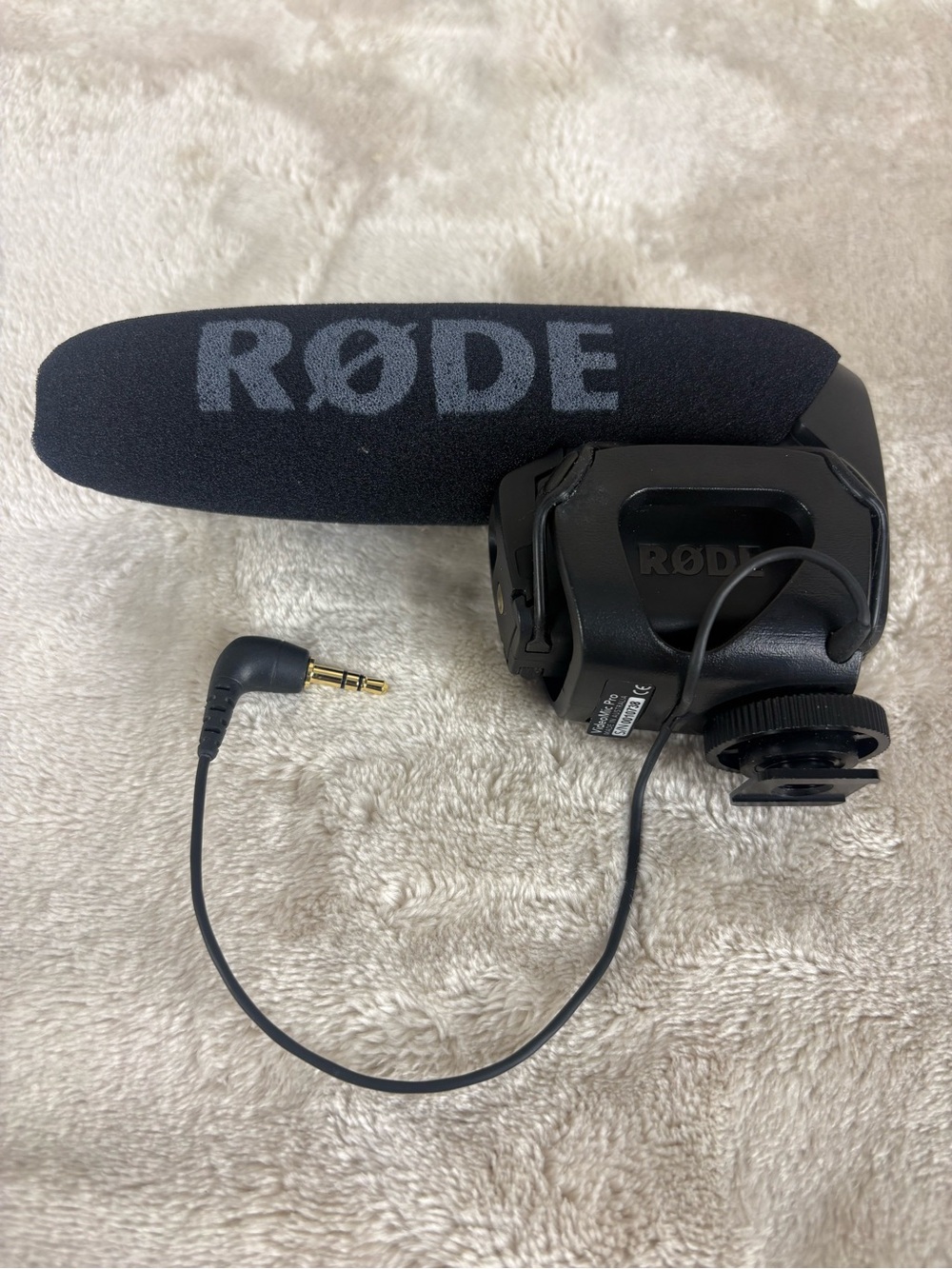 RØDE VideoMic Pro Compact On-Camera Microphone - Black